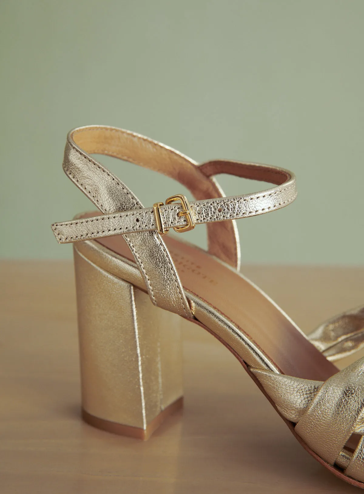 Heels Coe Foi Coe Foil Dore