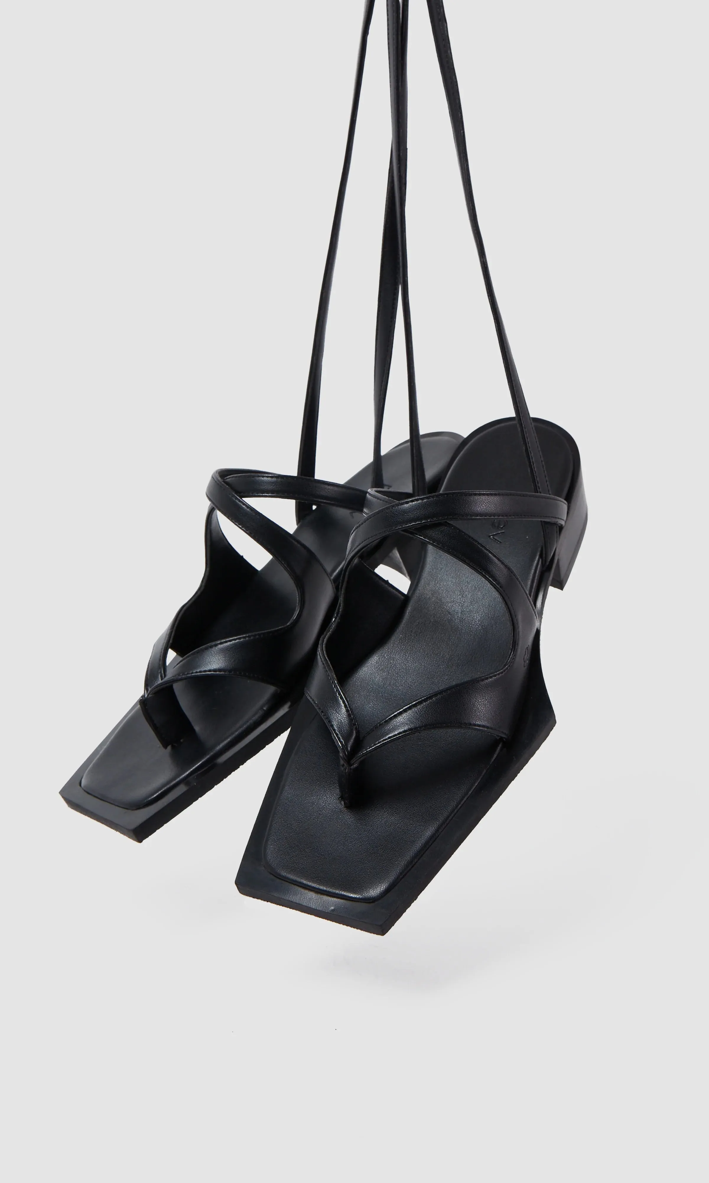KAREL SANDALS - BLACK