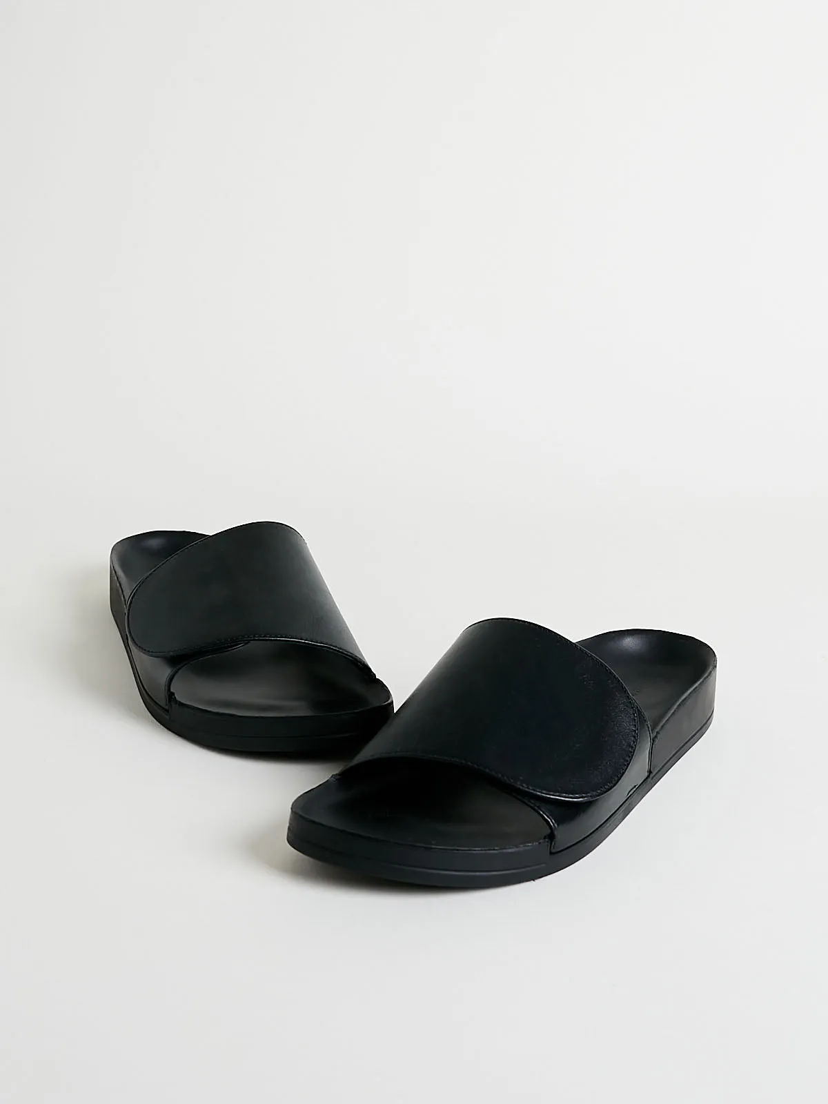 Round Velcro Slider in Black