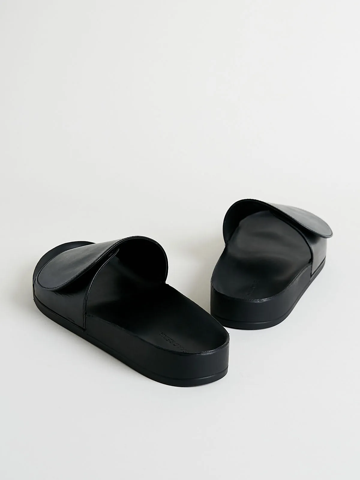 Round Velcro Slider in Black