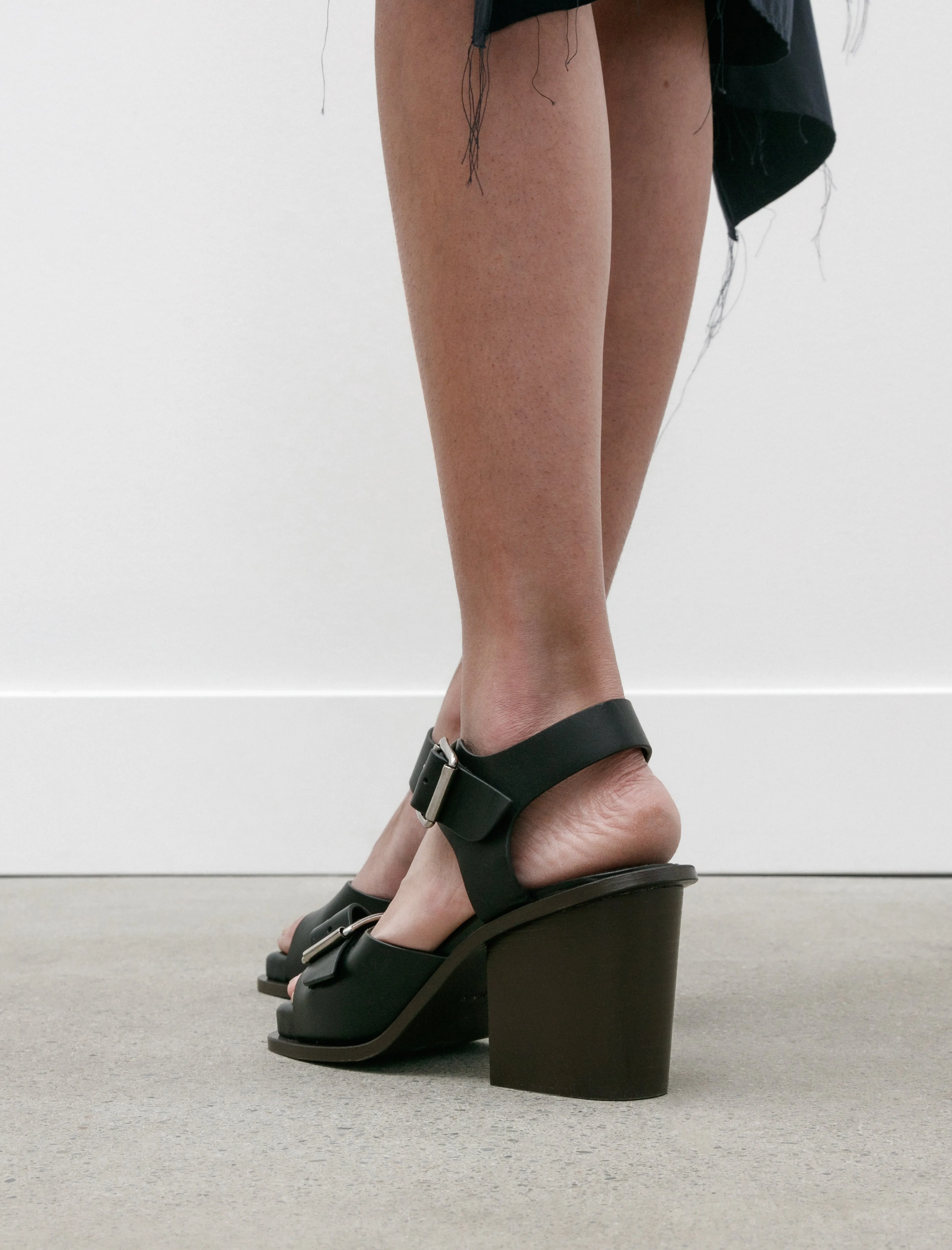 Square Heeled Sandals Black 80