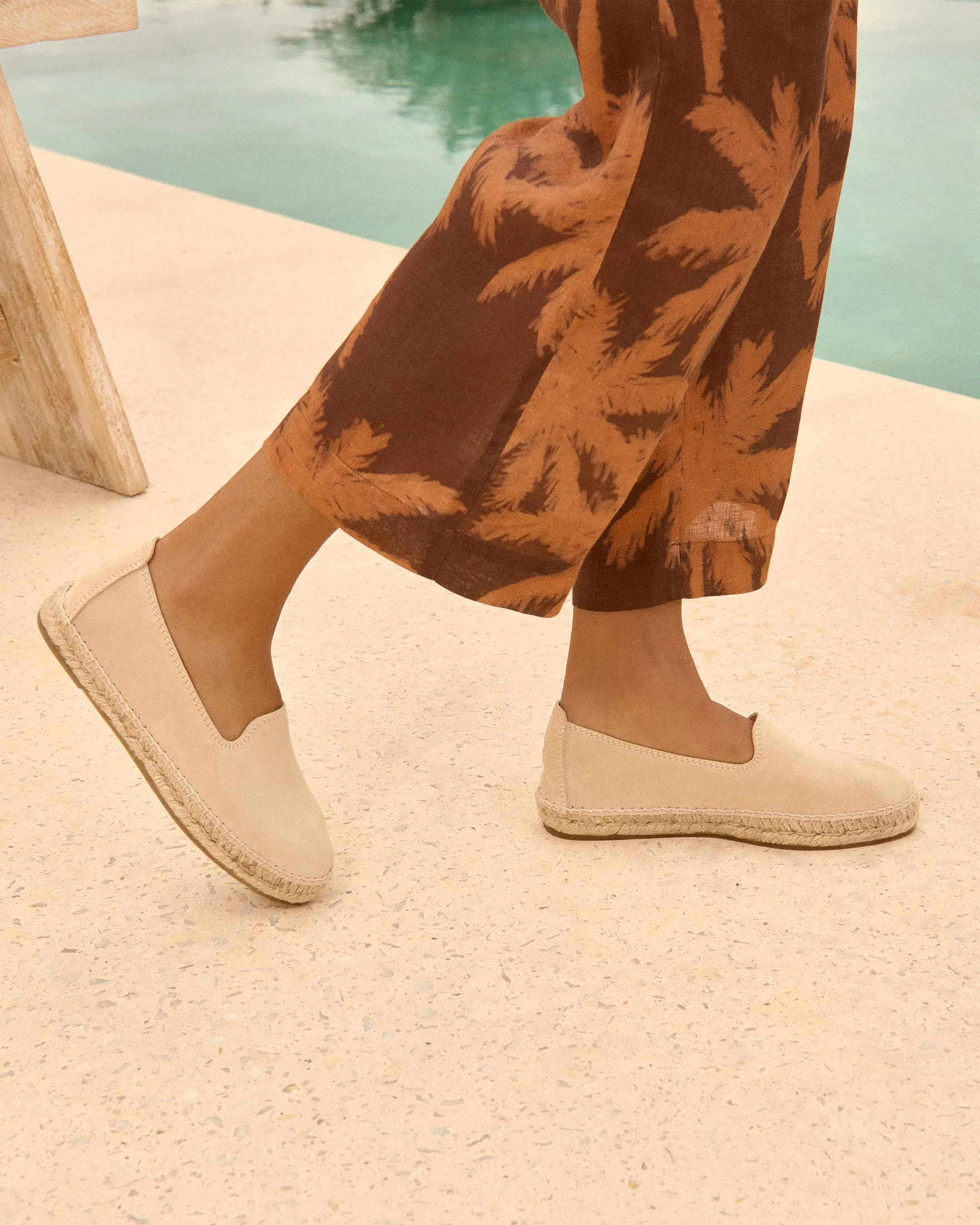Suede Flat Espadrilles - K11N0 - Hamptons Champagne Beige