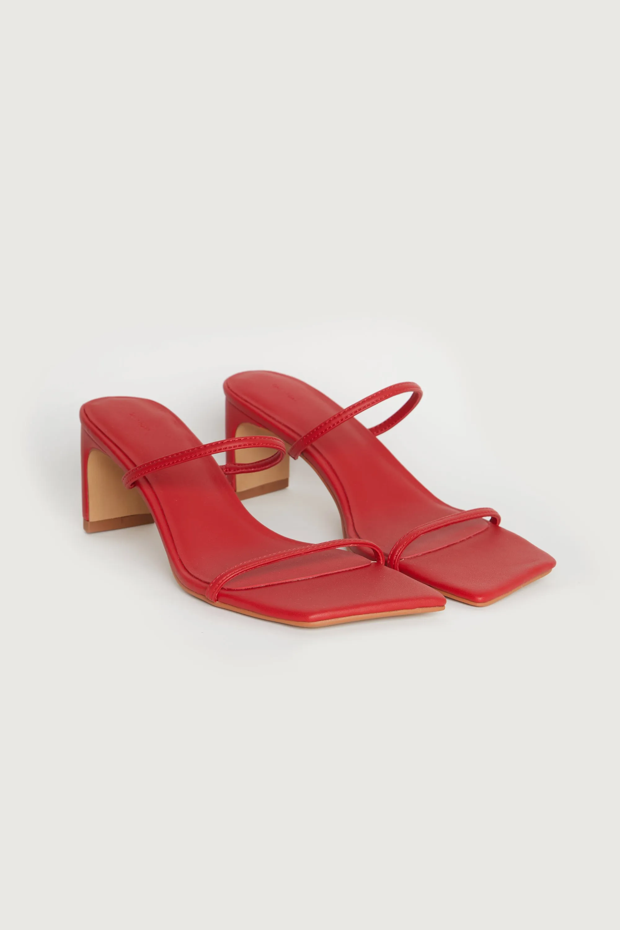THIN STRAP HEELED SANDAL