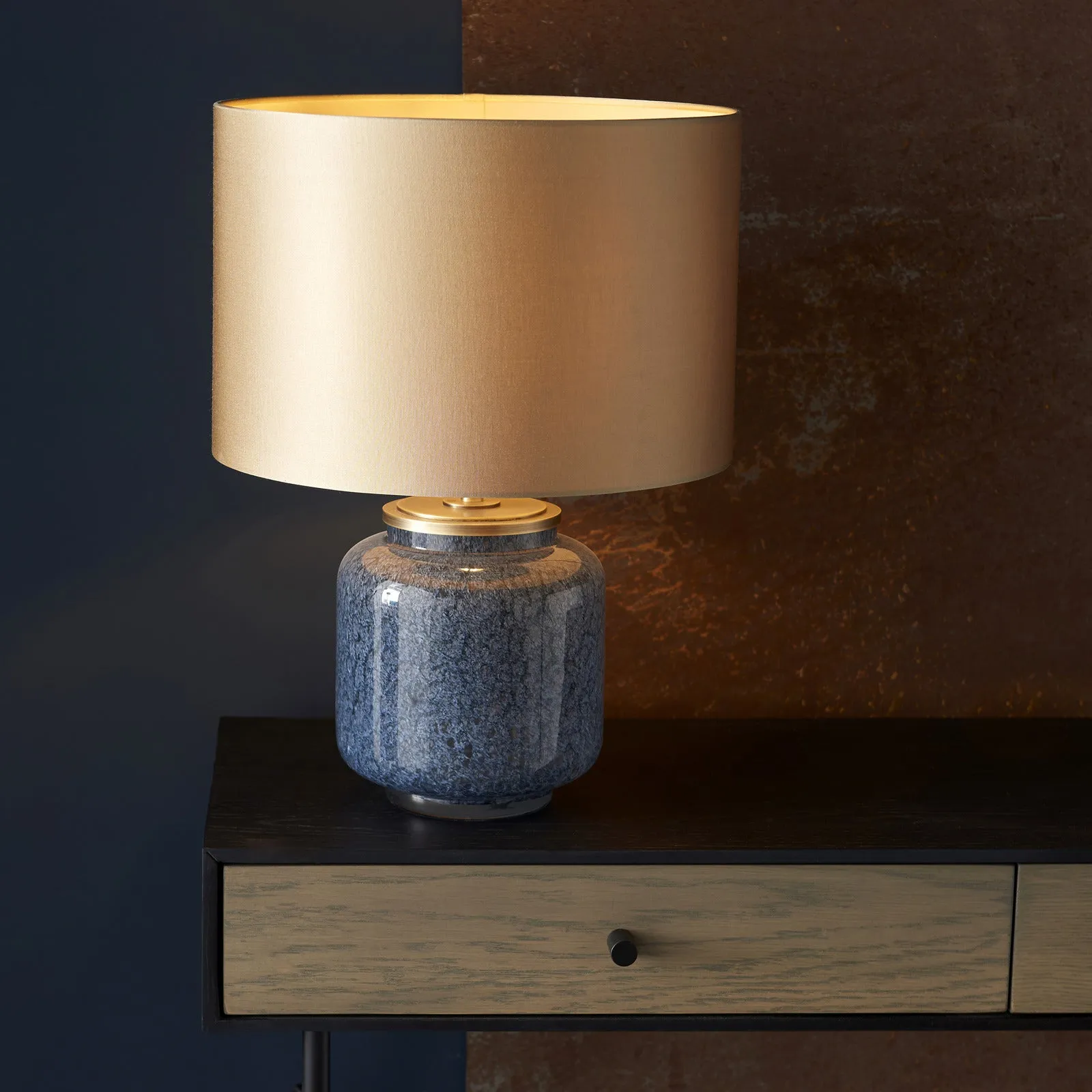 Zinzia Table
